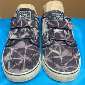 Nike Brown Tie-Dye Low-Top Sneakers with White Swoosh